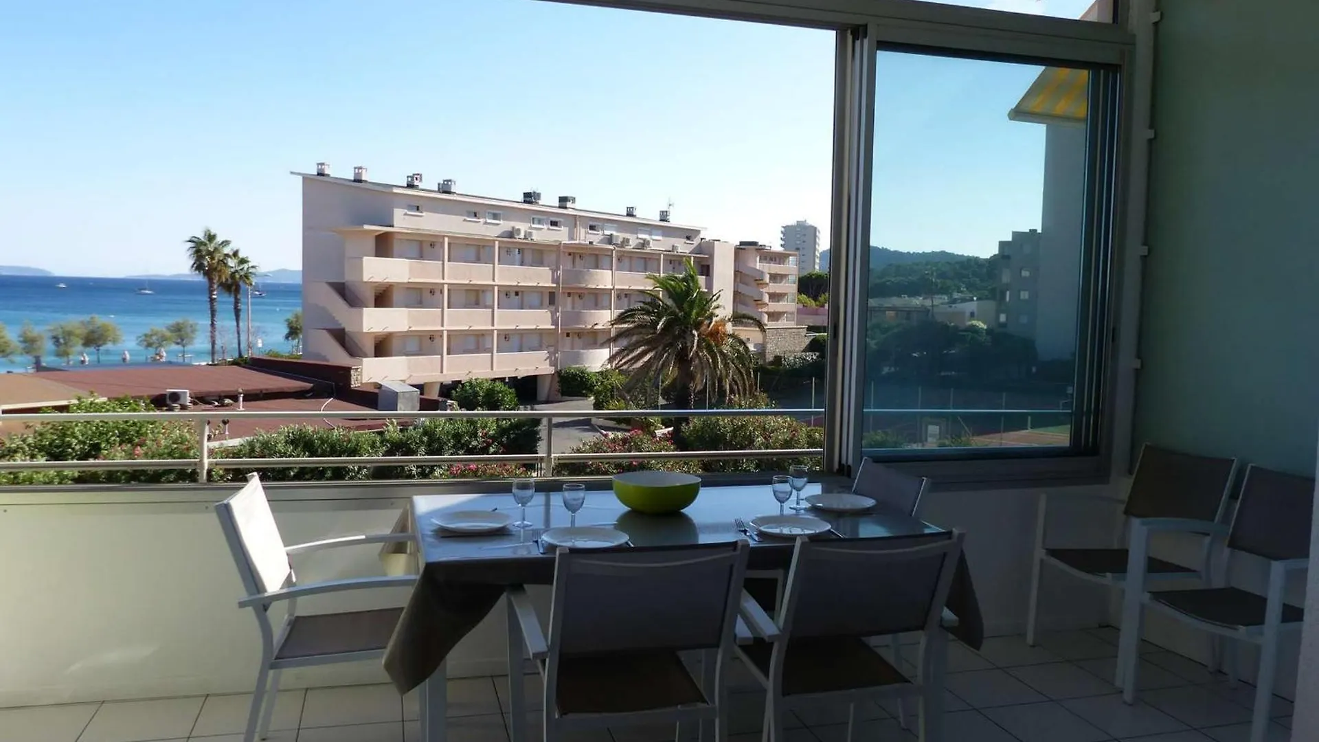 Appartement T2 Au 2E Etage Sans Ascenseur: Terrasse, Tv, Lave-Vaisselle, Wifi En Option - Fr-1-308-197 Le Lavandou