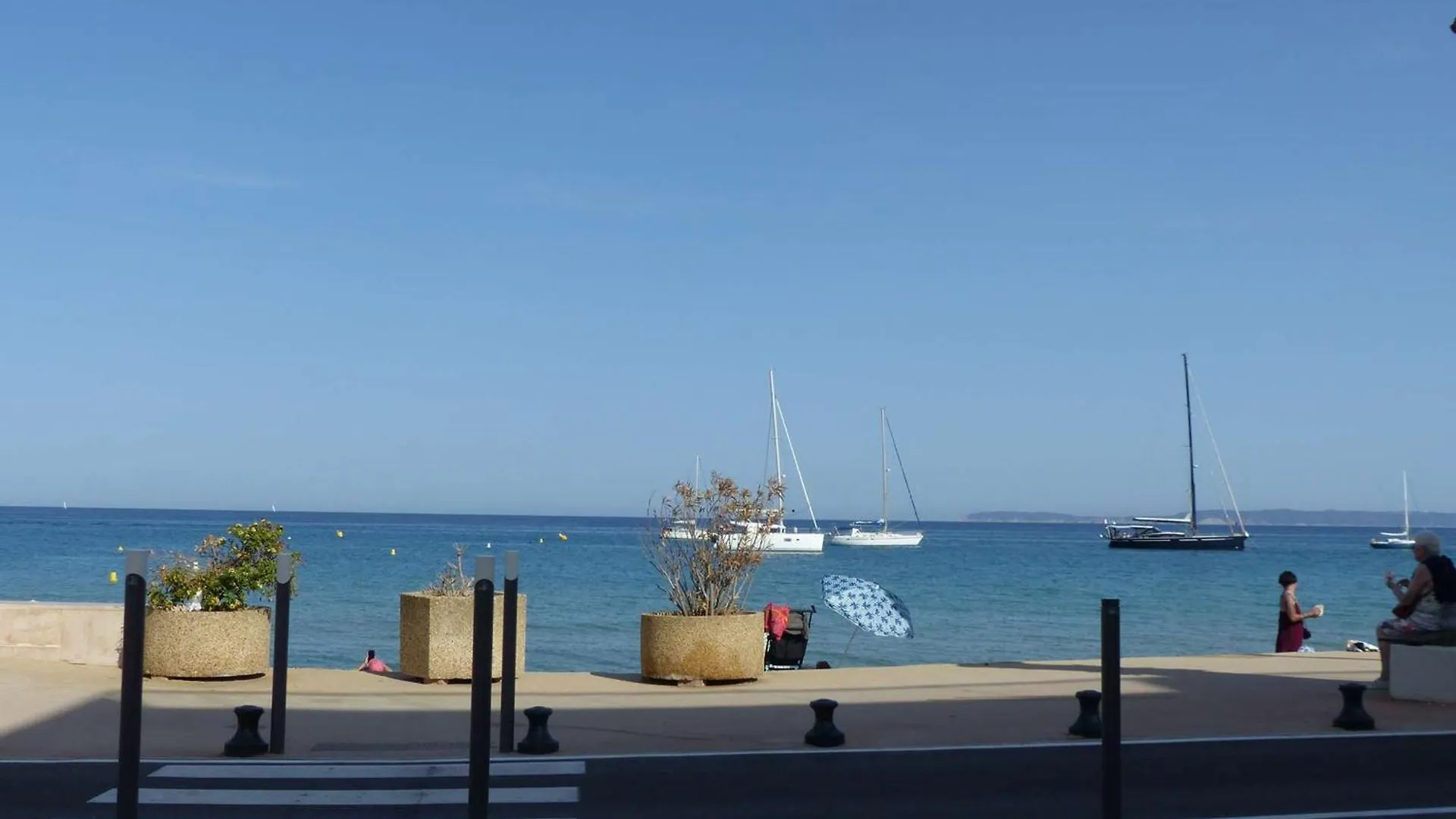 Appartement T2 Au 2E Etage Sans Ascenseur: Terrasse, Tv, Lave-Vaisselle, Wifi En Option - Fr-1-308-197 Le Lavandou Frankrike
